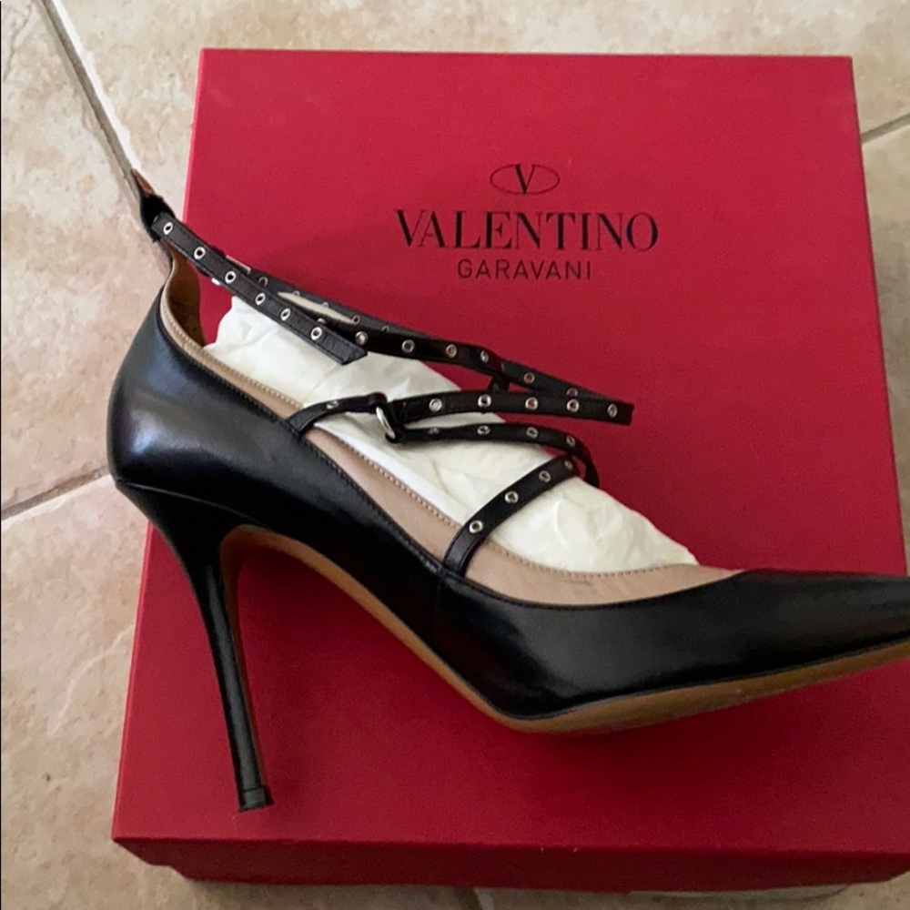 Valentino - Picture 2 of 3